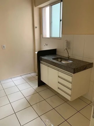 Imagem Apartamento em ótima localização sendo sala, cozinha com gabinete, 02 dormitórios, 01 banheiro c...