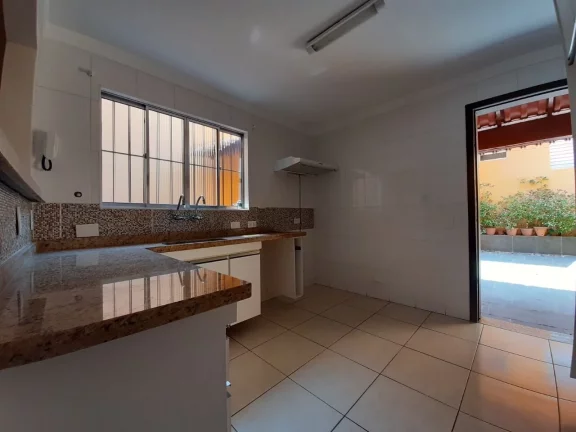 Imagem Casa à venda no bairro Vila Scarpelli - Santo André/SP
