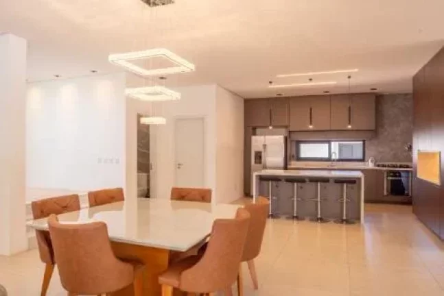 Imagem Casa em Condomínio com 5 dormitórios sendo 4 suites 340m²,