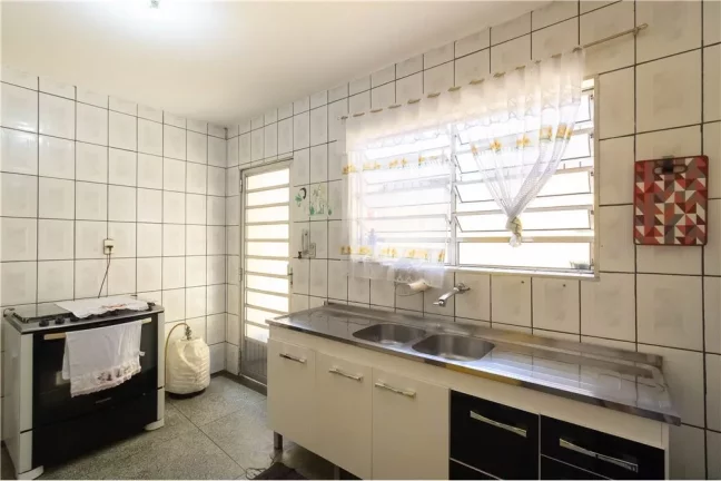 Imagem Casa a venda no Jardim Mutinga, com piscina, excelente para renda extra.