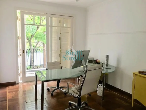 Imagem Luxuosa Casa/Sobrado à Venda em Moema - São Paulo/SP.