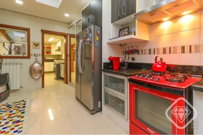 Imagem Casa mobiliada de alto padrão em condomínio exclusivo na Tristeza

Uma residência impecável no c...