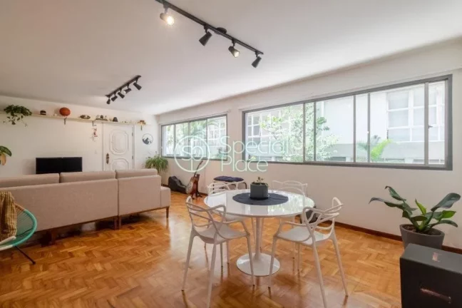 Imagem Apartamento com reforma recente e moderna Jardim Paulista. - Área: 125,00m² - Living com amplos ja...