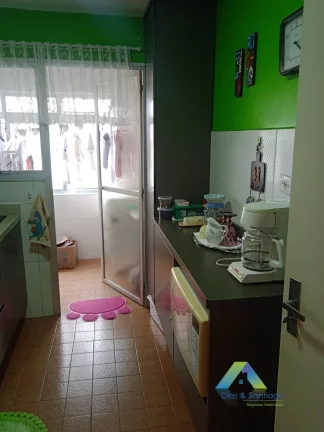 Imagem APARTAMENTO À VENDA COM 3 DORMITÓRIOS E 2 BANHEIROS NA VILA DAS MERCÊS