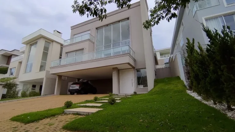 Casa Alphaville - 470 M², 4 Dorms, 4 Suítes, 2 Salas, 6 Vagas, Aquecimento Solar, Piscina, Terraço, Despensa, Área Gourmet, Depósito, Escritório.