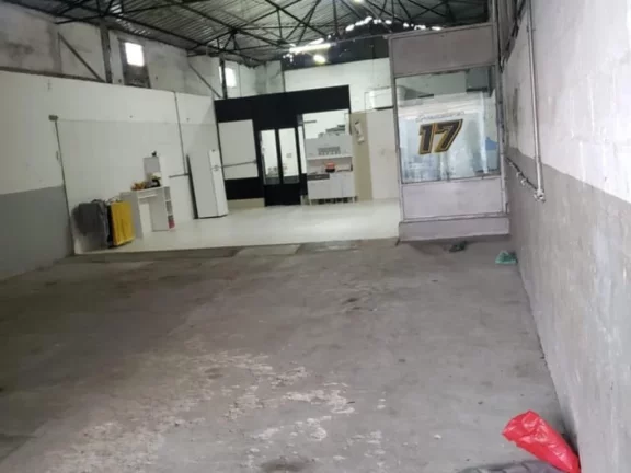 Imagem Aluguel de Galpão Comercial de 996m² em Santo André-SP, Bairro Campestre, 5 Banheiros Inclusos!