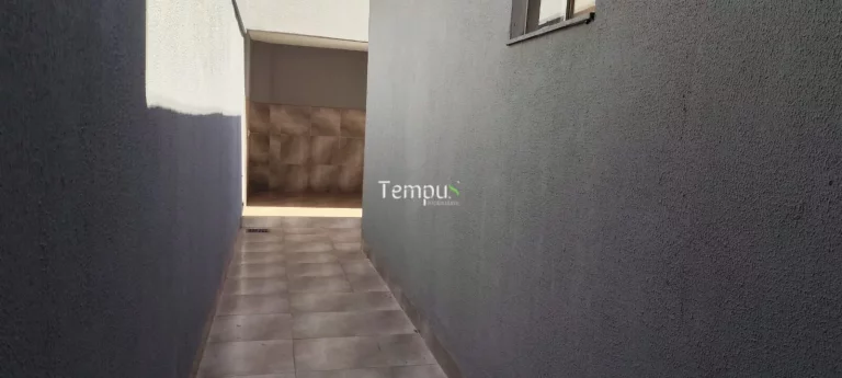 Imagem Casa Nova, com 3 Suítes, área gourmet com Churrasqueira, em Jardim Atlântico, Goiânia/GO