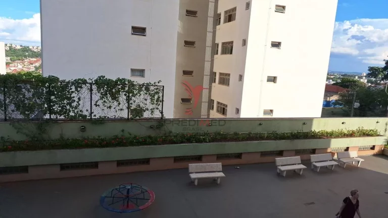 Imagem Vendo Excelente Apartamento de 2 Quartos , na Vila Monteiro 77 m²