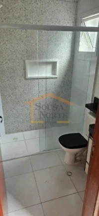 Imagem Casa em condomínio fechado, 2 suítes, banheiro social, móveis planejados na cozinha, dormitórios...