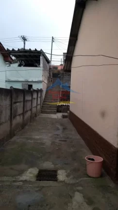 Imagem Casa Antiga com 80 m² com 2 Quarto, Sala, Cozinha, 1 Banheiro!