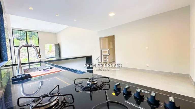 Imagem Casa com 3 dormitórios à venda, 200 m² por R$ 1.490.000,00 - Vale do Paraíso - Teresópolis/RJ