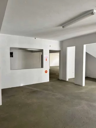 Imagem Casa com 4 dormitórios sendo 2 suítes e ampla garagem a no bairro Jardim Blumenau - Blumenau/SC