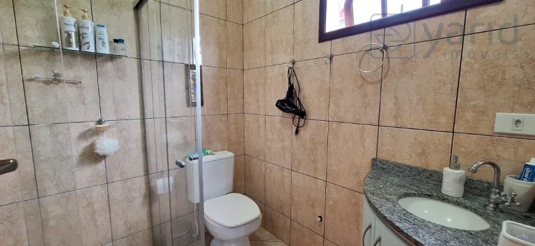 Imagem Casa à venda em Jundiaí-SP, Jardim Ermida II: 3 quartos, 3 suítes, 1 sala, 2 vagas de garagem, 190m².