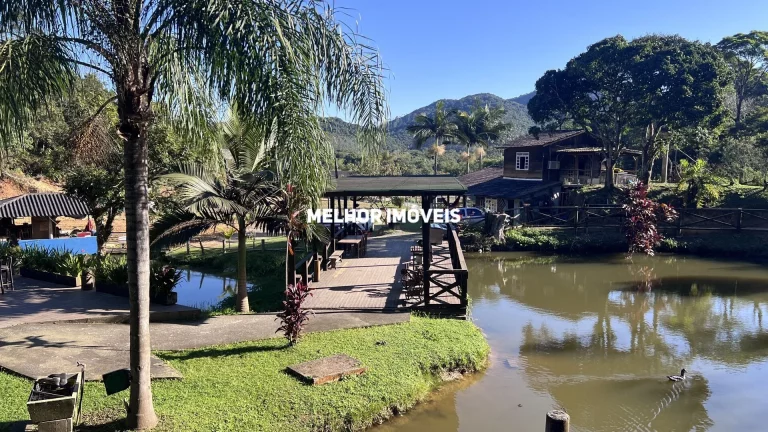 Imagem Chacara a venda em Camboriú com 14.000 m²