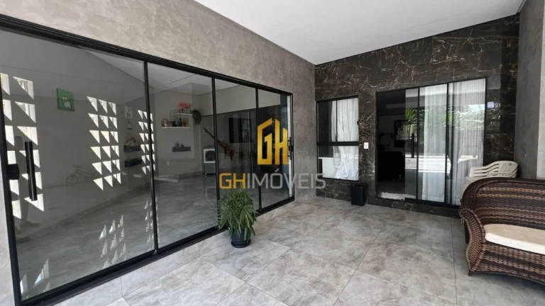 Imagem GH1857

Casa 3 quartos, localizada no Condomínio Vida Bela 1, com 174m² de área total e 174m² de...