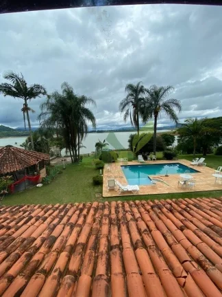 Imagem Chácara em Bragança Paulista Saída exclusiva para água