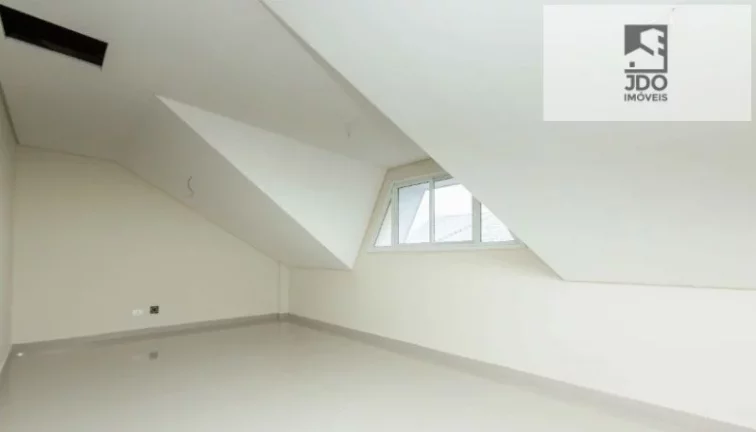Imagem Sobrado em Condomínio a Venda no bairro Campo Comprido - Curitiba, PR