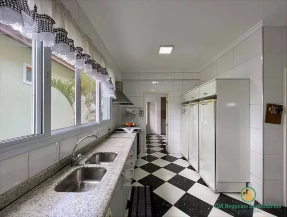 Imagem Cond São Paulo II - Casa linda, 4 suítes, piscina, gourmet, condo completo!