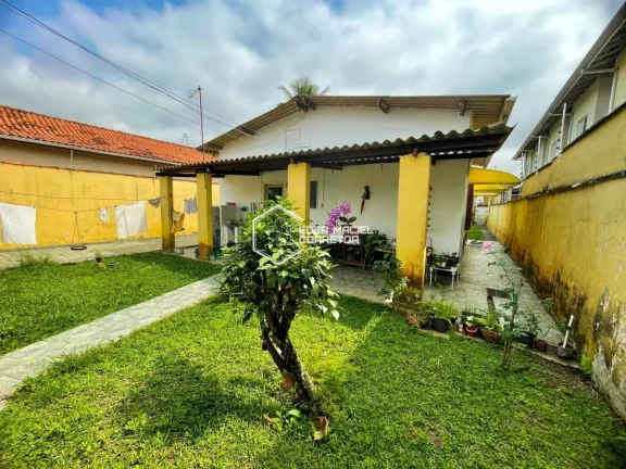 Imagem A poucos minutos das águas da Praia do Porto Novo, essa casa é o refúgio perfeito para quem busca...