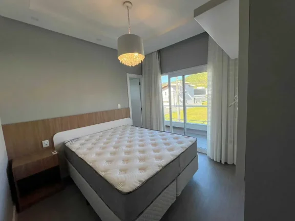 Imagem Casa alto padrão em condomínio com 4 suítes sendo 2 demi e 1 master em Camboriú