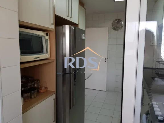 Imagem Vende apartamento de 120m² com 3 dormitórios com duas vagas de garagem em condomínio Clube na Vila Sofia, ao lado da Chácara Flora