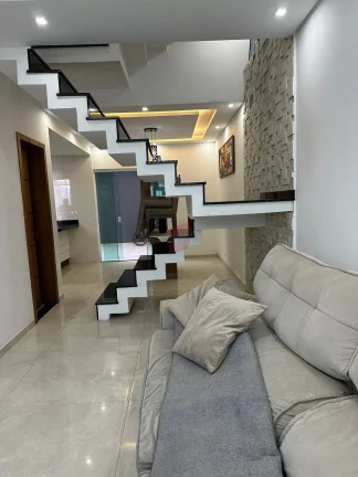 Imagem SOBRADO com 3 dormitórios à venda por R$ 950.000,00 no bairro Vargem Grande - PINHAIS / PR