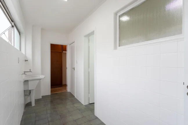 Imagem Apartamento 158M² Reformado, 3Q, 1 Suíte, 2 Banheiros, 2 Vagas, Salão de Festas, Playground, Brinquedoteca, Bicicletário, Área Verde.
