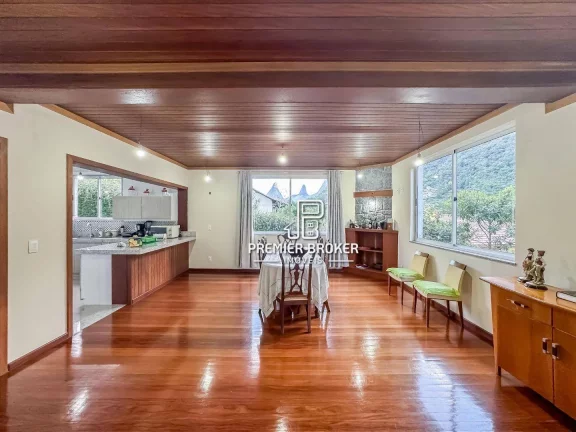 Imagem Casa à venda, 240 m² por R$ 3.500.000,00 - Comary - Teresópolis/RJ