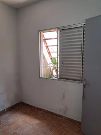Imagem VENDO CASA COM DOIS QUARTOS E EDÍCULA NO BAIRRO JD. SANTA CRUZ!