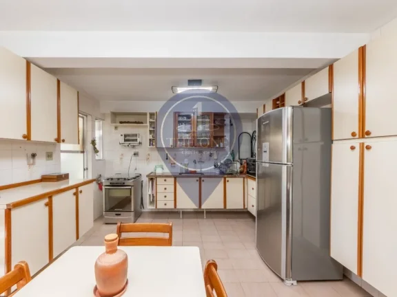 Imagem Imperdível: Apartamento de 4 quartos e 1 suíte na Vila Mariana, SP, com 168m² e vaga de garagem.