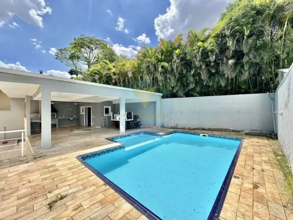Imagem Casa em Condomínio a Venda no bairro Golf Gardens - Carapicuíba, SP
