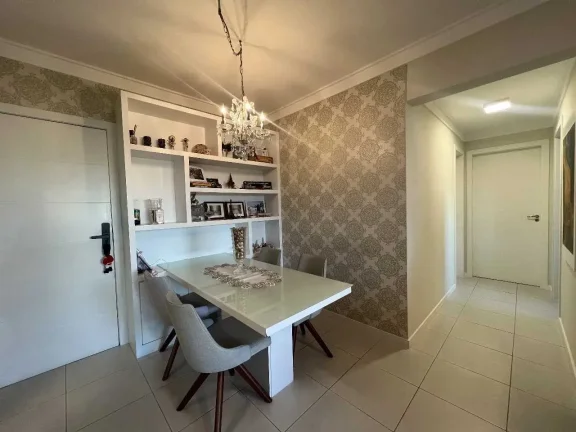 Imagem Apartamento com 2 dormitórios sendo 1 suíte e 1 vaga de garagem em Florianópolis/SC
