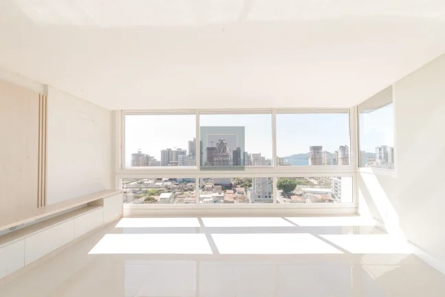 Imagem SEMIMOBILIADO -Praia de Perequê em Porto belo! 2 suítes. 102,24 m². 2 vagas.