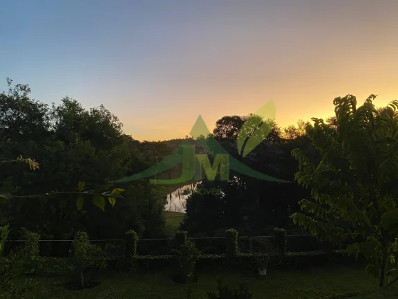 Imagem Casa de Alto Padrão à Venda em Condomínio Fechado em Piracaia, SP