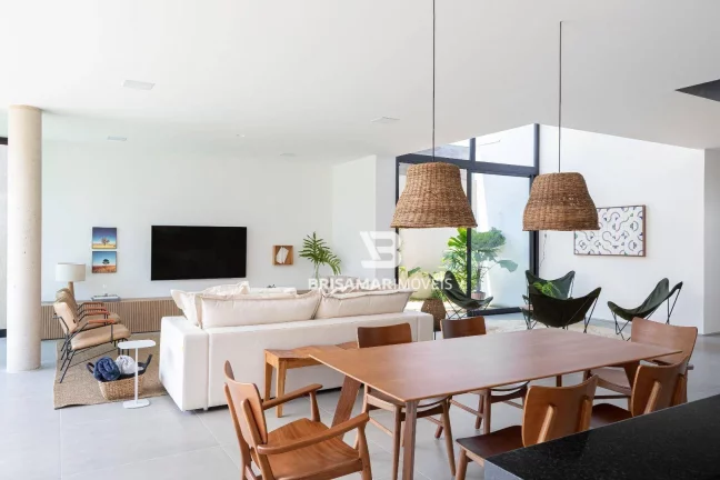 Imagem CASA DE ALTO PADRÃO EM CONDOMÍNIO PRIVILEGIADO NO GUARUJÁ – 5 SUÍTES, ÁREA GOURMET E BEACH HOUSE