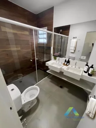 Imagem VILA MARIANA Casa alto padrão 195M², 3 suítes, varanda gourmet, 2 vagas ótima localização e valor !!!
