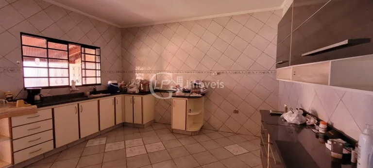 Imagem Casa à venda em Campo Grande-MS, bairro Coronel Antonino: 2 quartos, 1 sala, 2 banheiros, 2 vagas, 140m² de área. ¡Não perca!