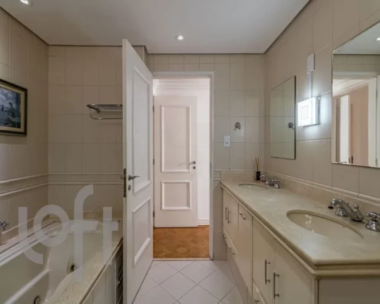Imagem Apartamento com 3 quartos e 3 banheiros a venda, 188M² por R$ 2.100.000!