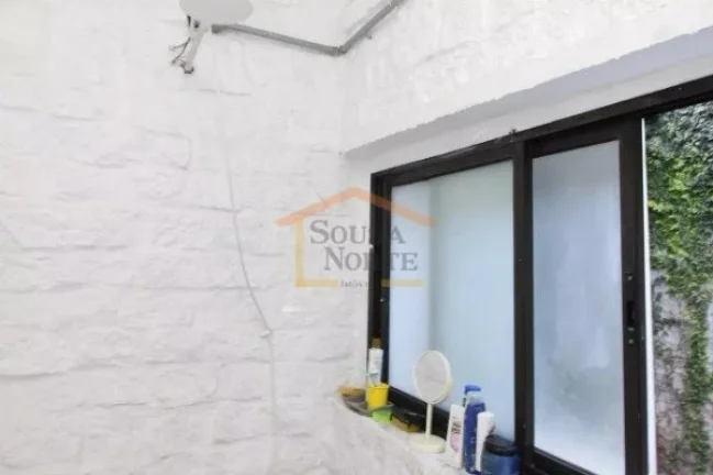 Imagem Casa estilo rústico industrial em condomínio fechado com guarita e segurança 24h. Terreno de 278m...