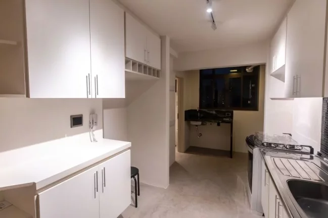 Imagem Apartamento reformado à venda na Vila Olímpia.