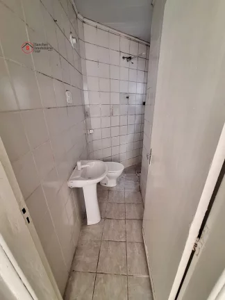 Imagem Casa t?(C)rrea para alugar a 400 metros do Metrô Vila Prudente. 2 dormitóorios + quartinho para escritório.
