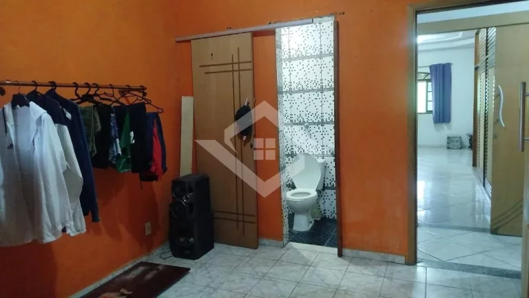 Imagem Casa Triplex para Venda em Campo Grande com 3 Suítes