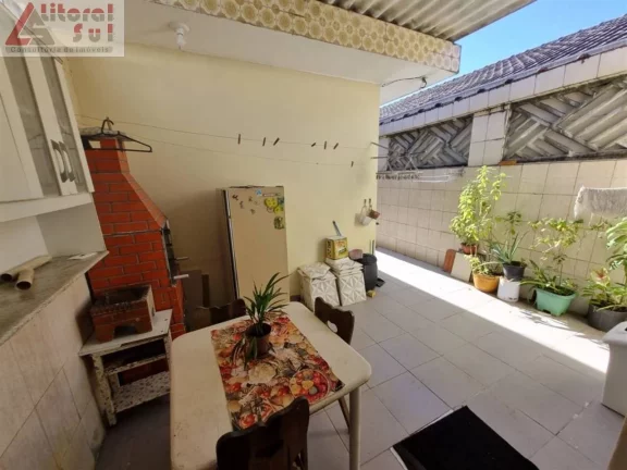 Imagem Imperdível oportunidade: Casa Geminada com edícula à venda em Praia Grande-SP, Caiçara! 2 quartos, 1 sala, 2 banheiros, 2 vagas, 139,15 m²!