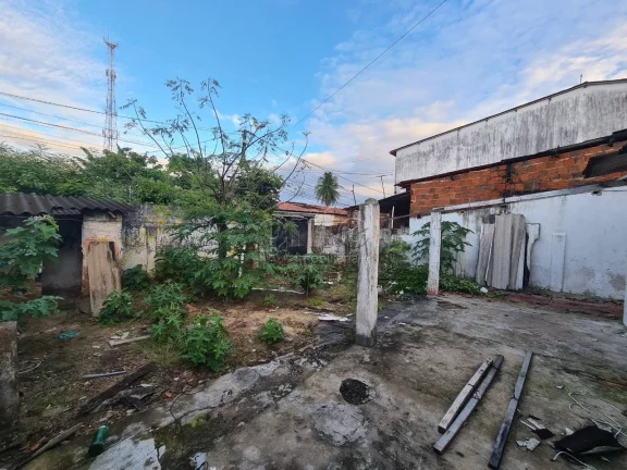 Imagem Excelente terreno no Prefeito José Walter, de frente as Farmácias Extrafarma e Droga Felix na AV. ...