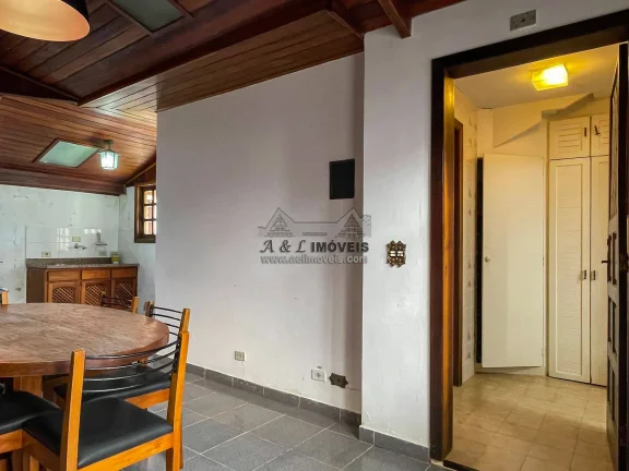 Imagem Casa à venda em Campos do Jordão - Com 97 m2, área gourmet e suíte