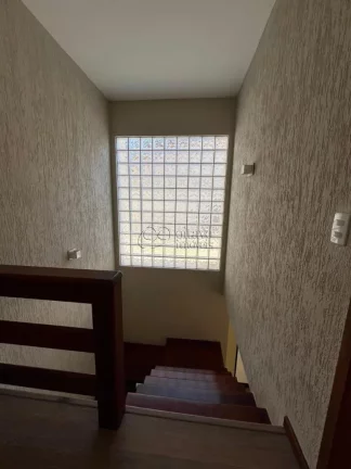 Imagem Casa à venda em Macaé-RJ, bairro Cancela Preta! 3 quartos, 1 suíte, 4 banheiros, 3 vagas, 233m². Venha conferir!