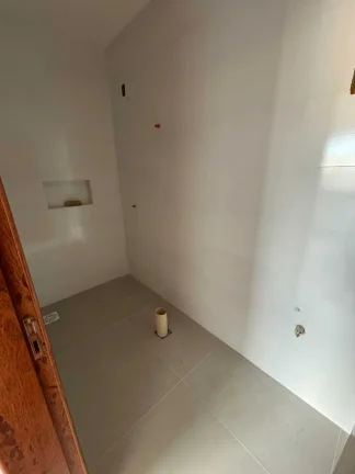 Imagem Casa com 2 dormitórios sendo 2 suítes e 1 vaga de garagem em São José/SC