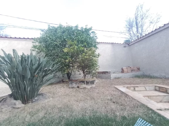 Imagem Casa para alugar em Santa Amélia BH, 3 quartos, 450m²