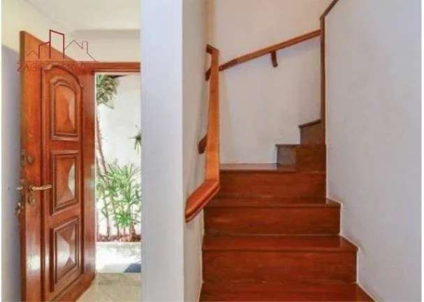 Imagem Linda Casa Reformada na Vila Mascote.