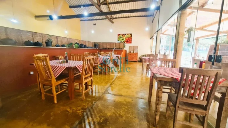 Imagem Restaurante/Ponto Comercial à Venda no Pé da Serra - Ubatuba / SP.